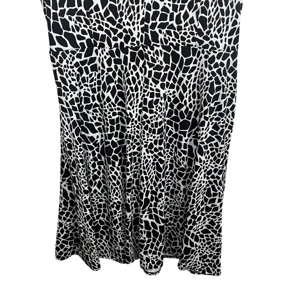 True Envy Plus 20W Black White Abstract Print Maxi Dress - Picture 12 of 13